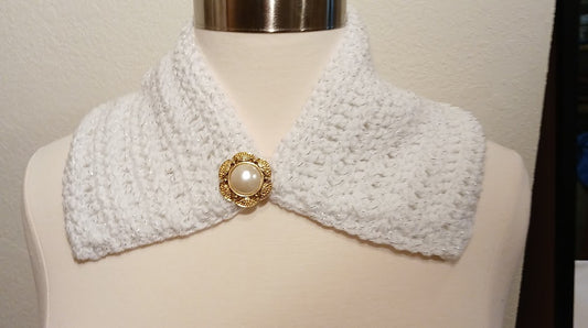 Crocheted Collar, dress up any sweater or blouse. Sparkly yarn